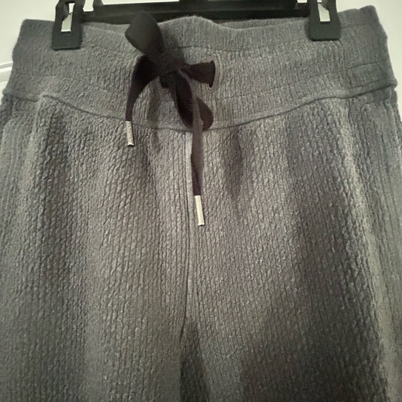 Lululemon Retreat Yourself Cropped Heathered Grey Pants Size 4 - Picture 6 of 9